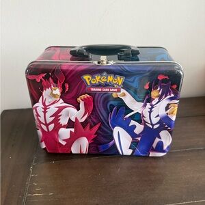 Pokémon Trading Card Game Collector Tin Carry Case – Metal Lunchbox Style